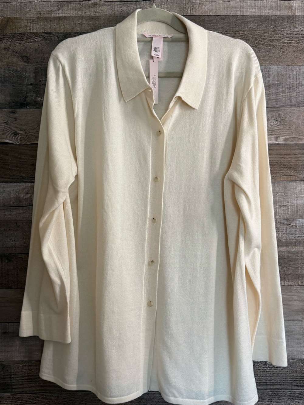 NWT Victoria’s Secret Luxe Crème Knit Button Up. Size Large